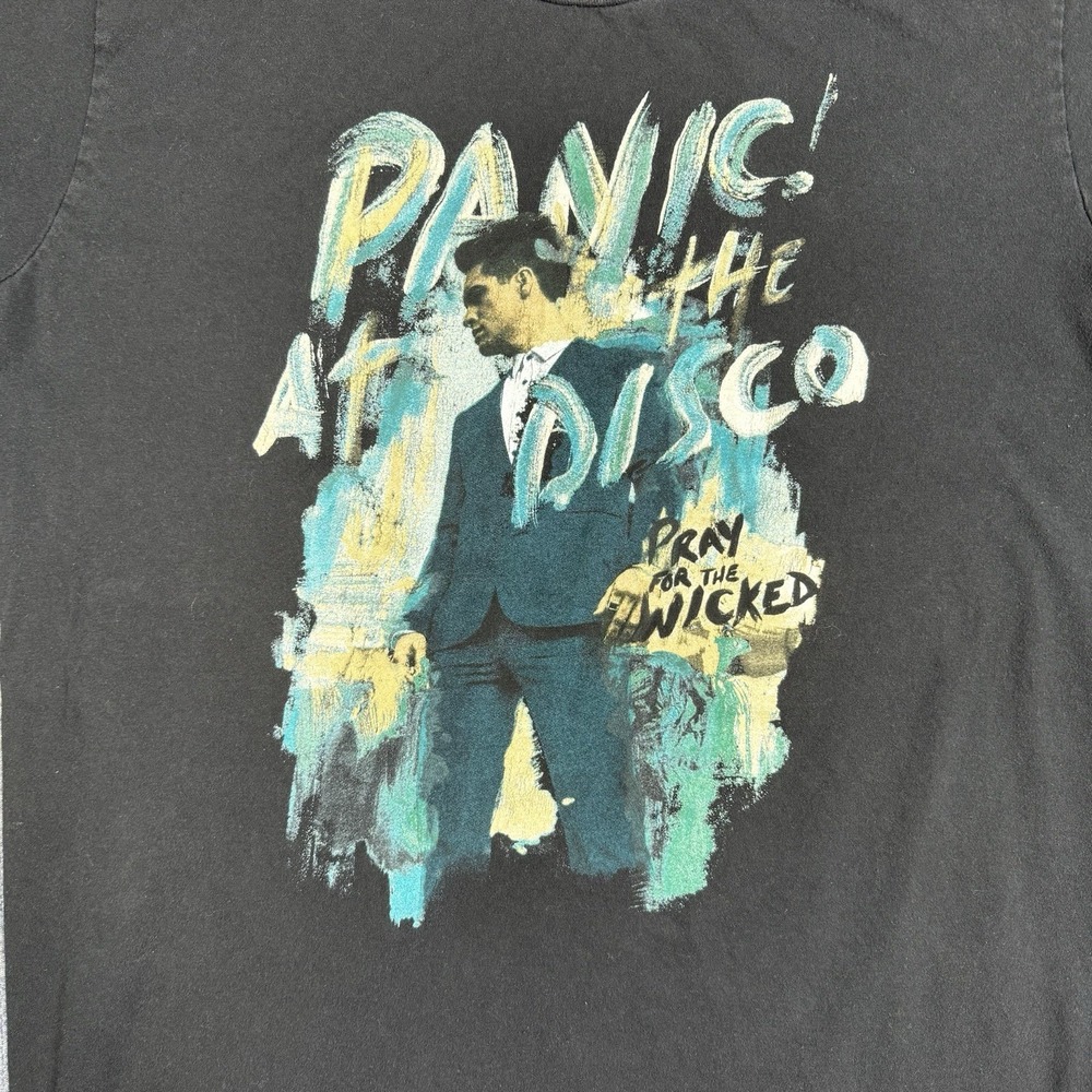 Panic At The Disco Pray for the Wicked Concert Shirt Size Large. Faded